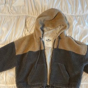 Womens Hollister Fluffy Cropped Jacket - Brown, Grey, Black with hood +pockets!